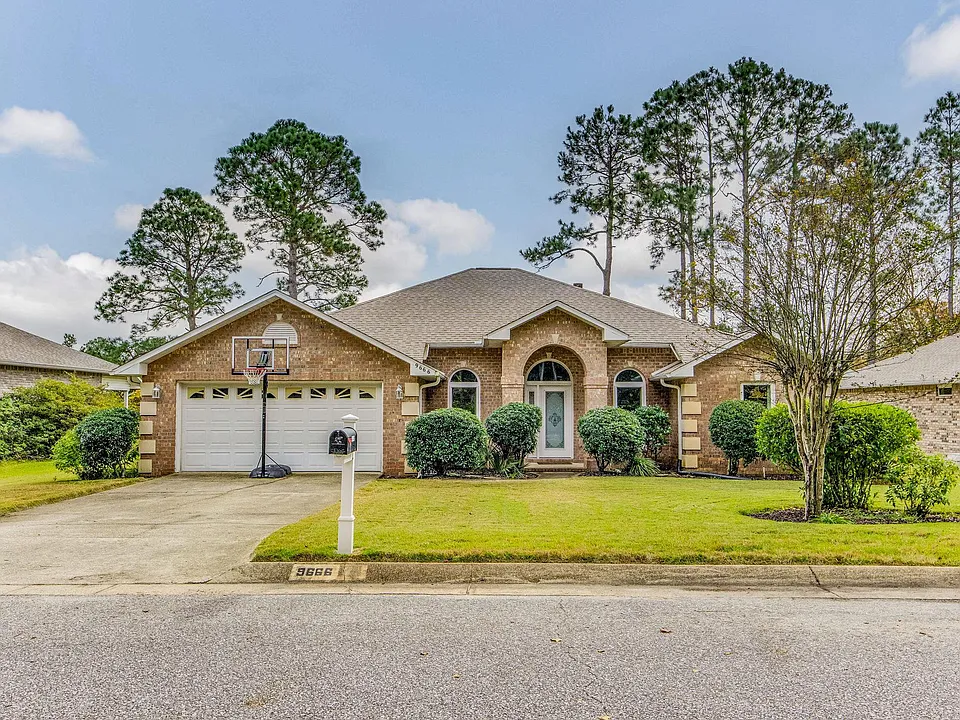 9666 Westgate Cir