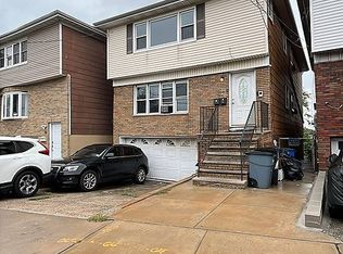 8 E View Ct, Jersey City, NJ 07305