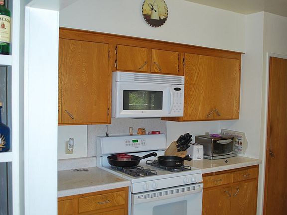 4th image of 6594 Lindberg Ave