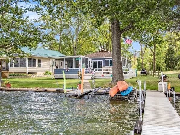 30686 Polk Rd, Dowagiac, MI 49047