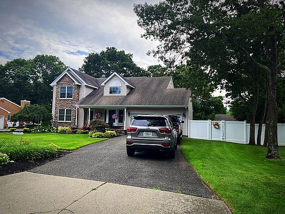 3rd image of 46 Neil Dr