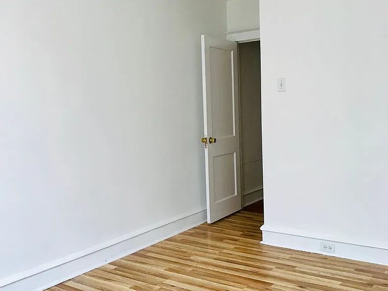 596 Van Kirk St — Photo 16