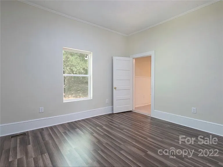 417 Beech St — Photo 2