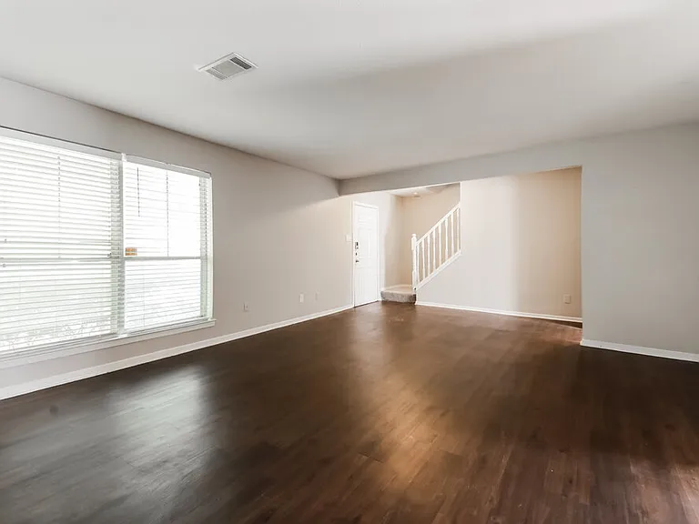1113 Heiden Ct — Photo 7