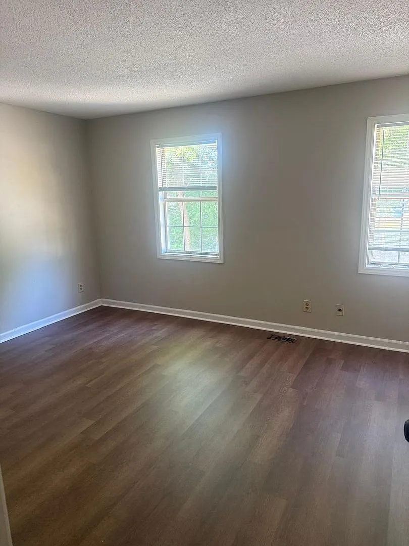 Walden Oaks — Photo 3