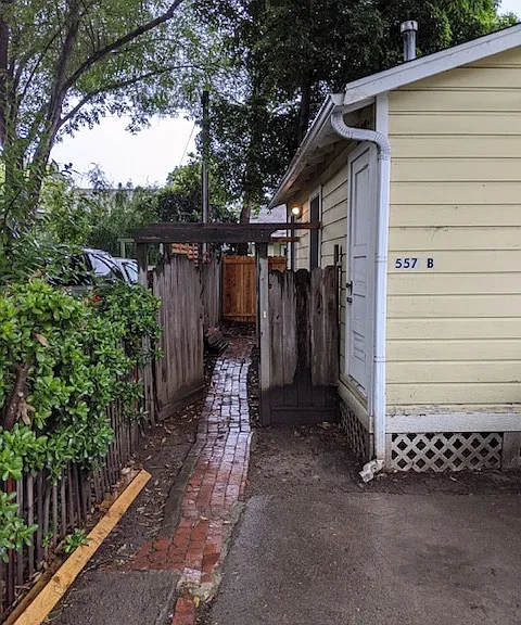 557 Brizzolara St #B — Photo 7