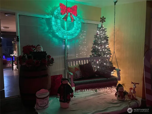 310 W Pine Street, Elma, WA 98541