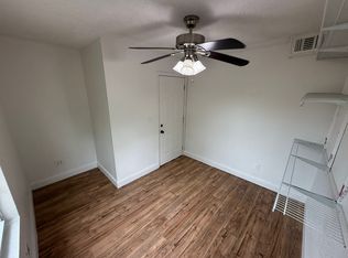 911 Brass St #B3, Austin, TX 78702