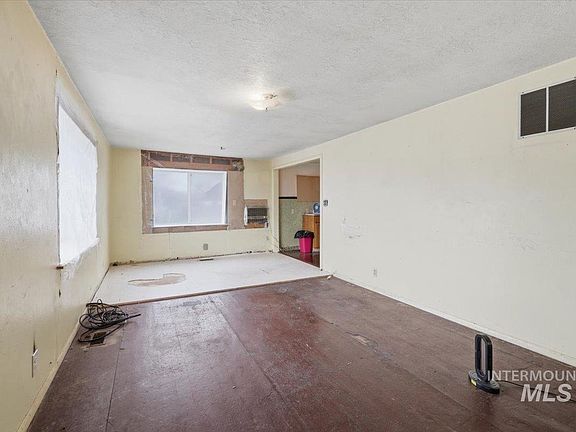 5th image of 150 3rd St