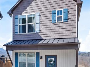 763 Cardwell Ln, Fletcher, NC 28732