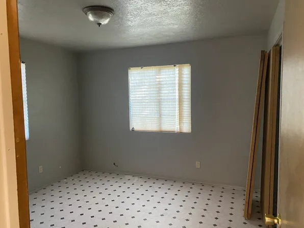 104 S Durant St, Hugo, OK 74743