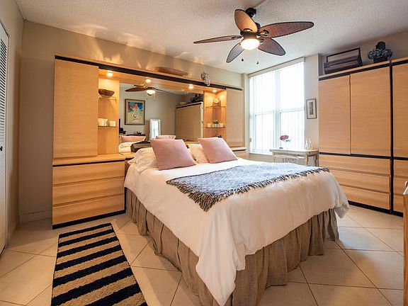 4th image of 1391 S Ocean Boulevard #308