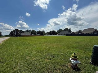 27 & 28 Trents Ln, Murray, KY 42071