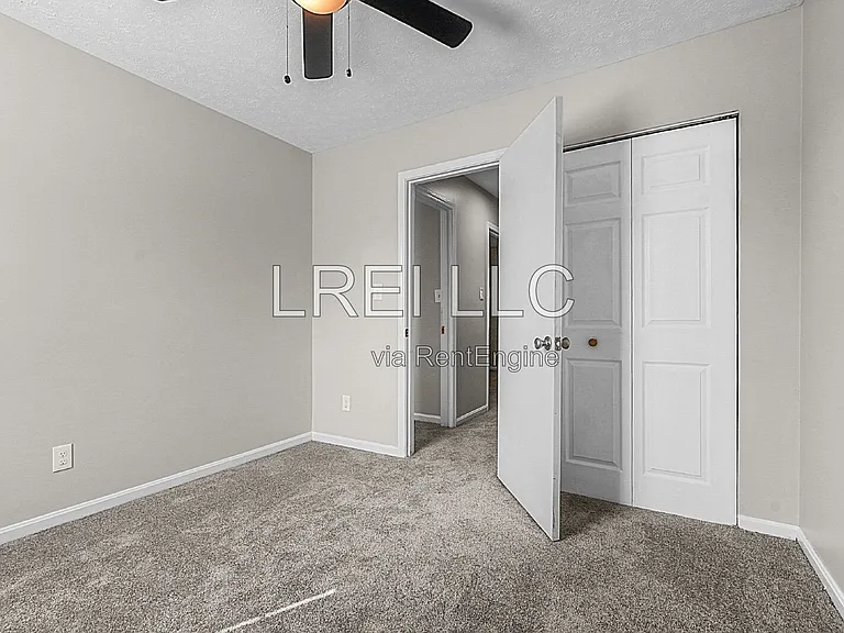 2414 Parkdale Ave — Photo 4