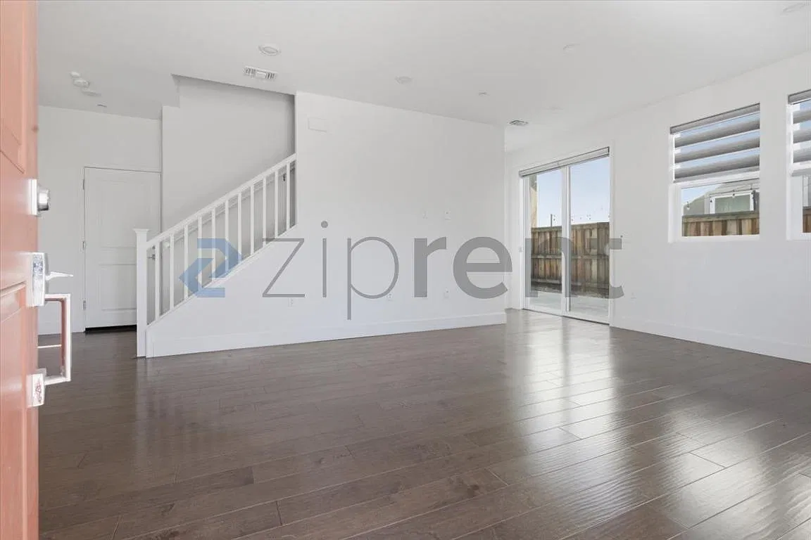 4 bed, 2185 sqft, $3,150 — Photo 4