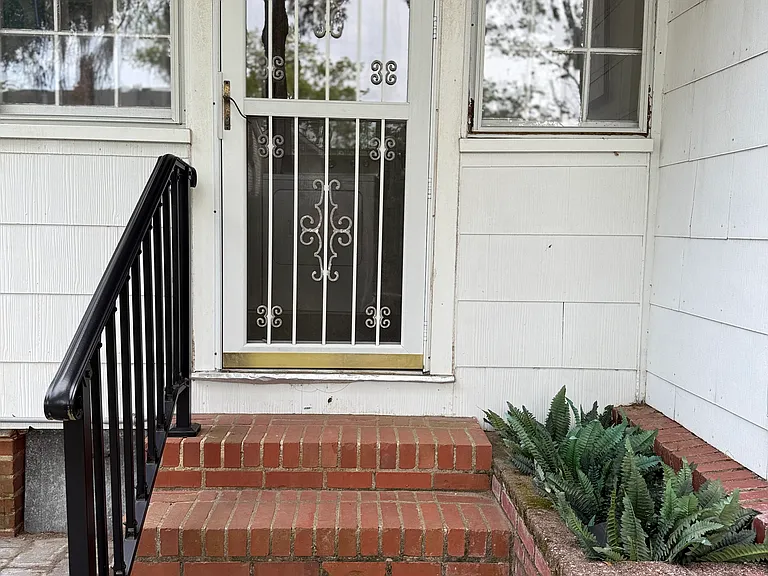 2105 North St — Photo 30