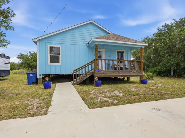 2111 Lone Star Rd, Rockport, TX 78382