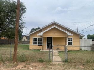 906 W 12th St, Plainview, TX 79072
