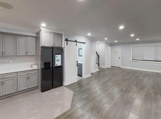 1053 E 222nd St FLOOR 2, Bronx, NY 10469