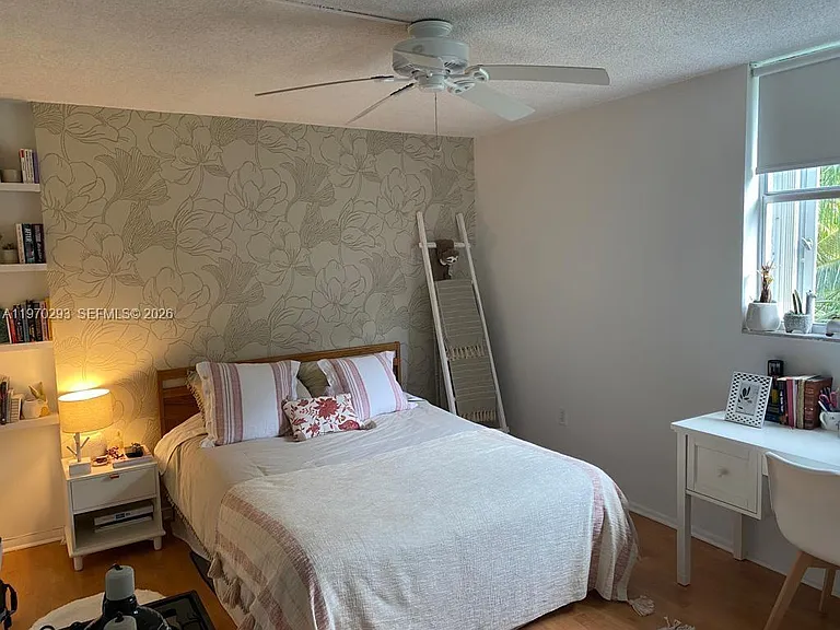 210 Sea View Dr — Photo 14