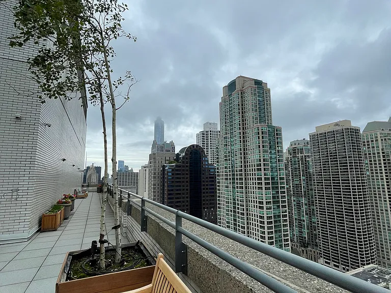 777 N Michigan Ave #904 — Photo 36
