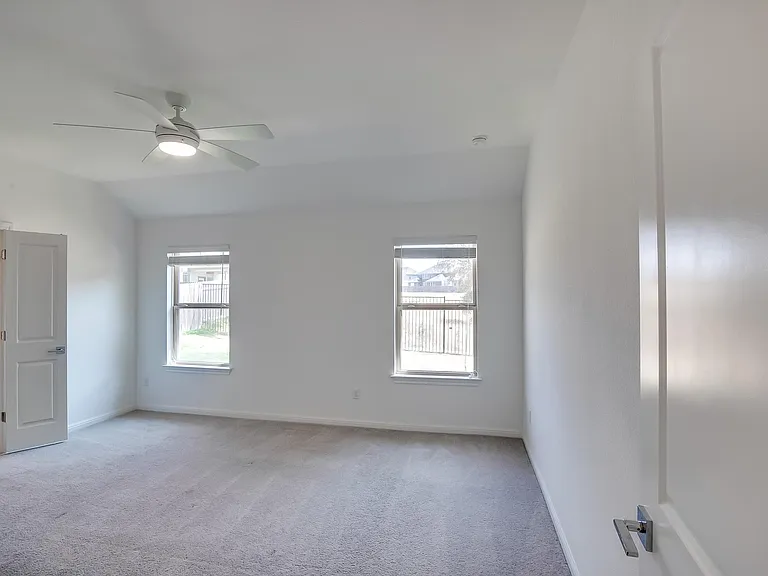105 Meadow Wood Cv — Photo 17