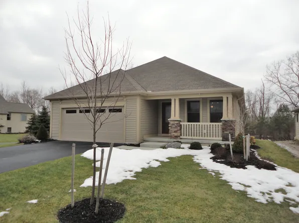 68 Springbrook Shores Dr, Elma, NY 14059