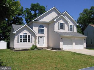 27 Bisbee Dr, Burlington, NJ 08016