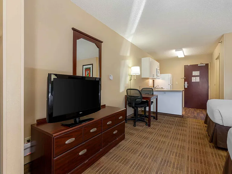 Studio Suite - 2 Full Beds