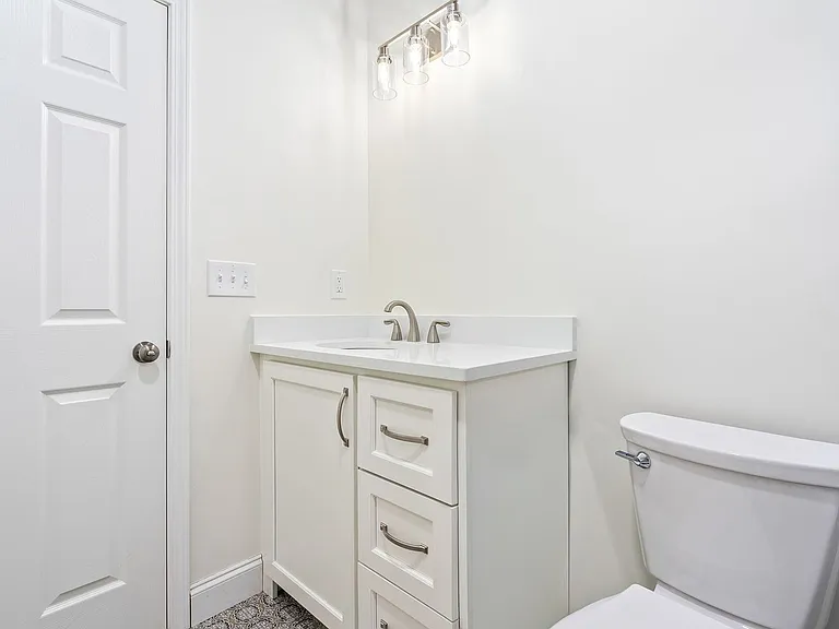 327 Byrd St — Photo 13
