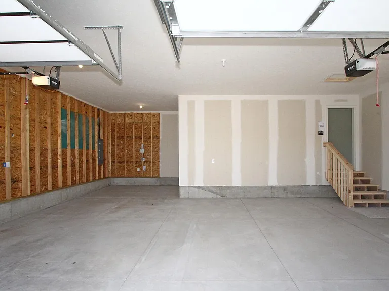 619 S 88th St — Photo 22