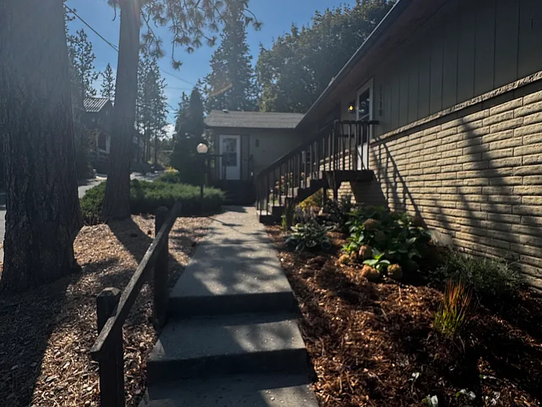 Front walk from the driveway