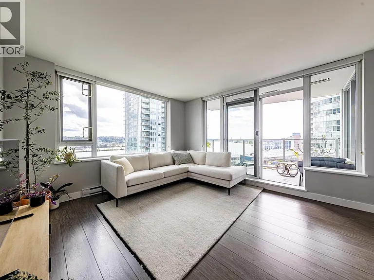 668 Columbia St #1011 — Photo 9
