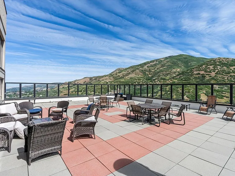 3125 E Kennedy Dr #501 — Photo 32