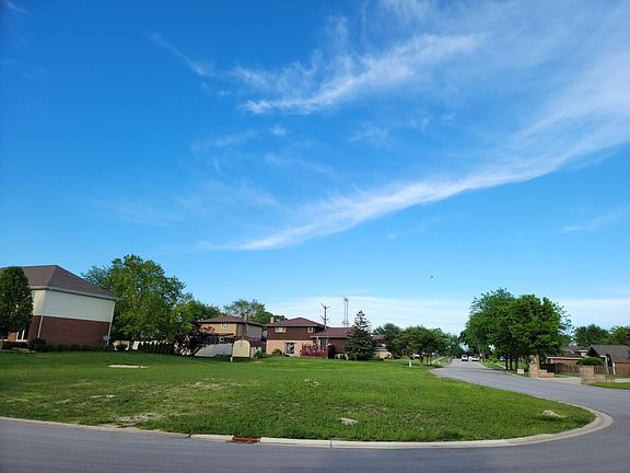 3rd image of 15561 S Elder Ct