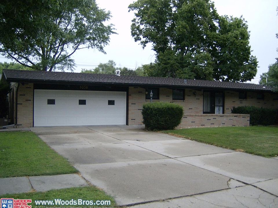1st image of 1038 N 1st St