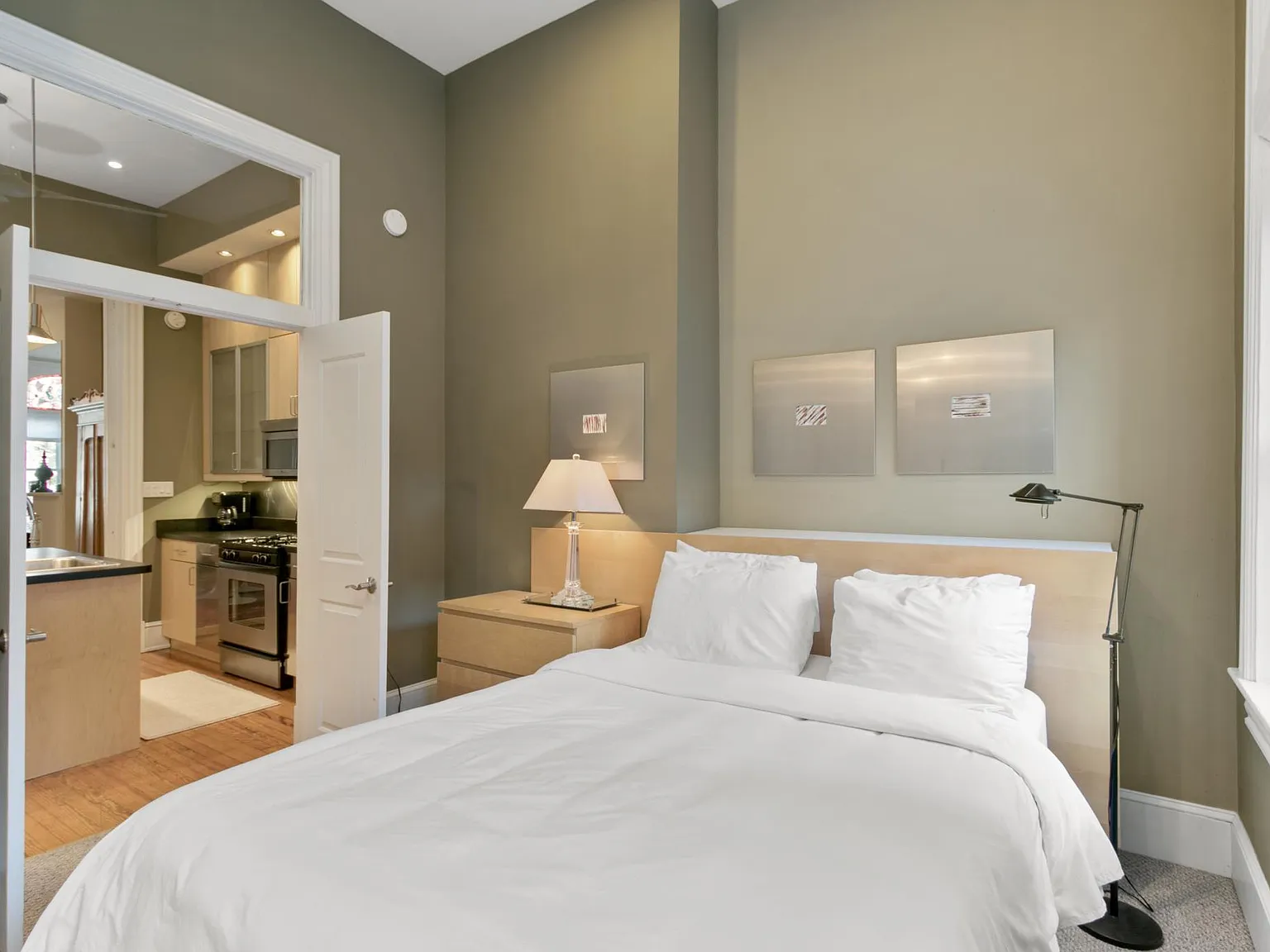 1 bed, 864 sqft, $4,500 — Photo 2