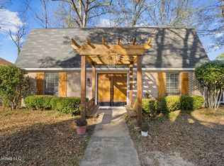 1405 Riverwood Dr, Jackson, MS 39211