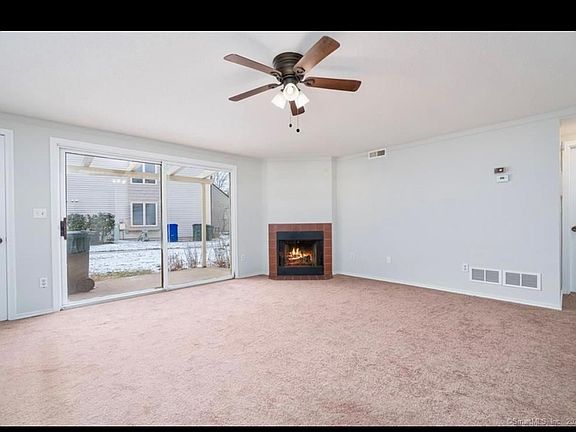 4th image of 37 Little Oak Ln