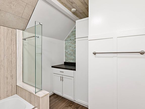 5th image of 6844 N Ottawa Ave #2