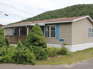 14 2nd St, Beacon Falls, CT 06403