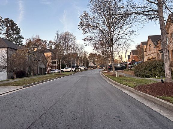 4th image of 3515 Renaissance Cir