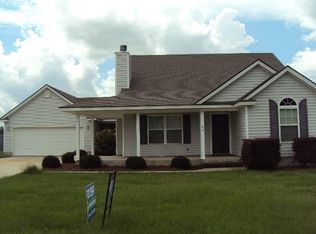 96 Oak St, Ray City, GA 31645