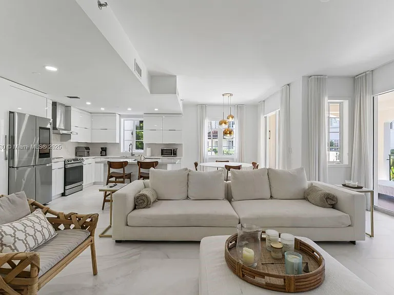 19217 Fisher Island Dr #19217 — Photo 5
