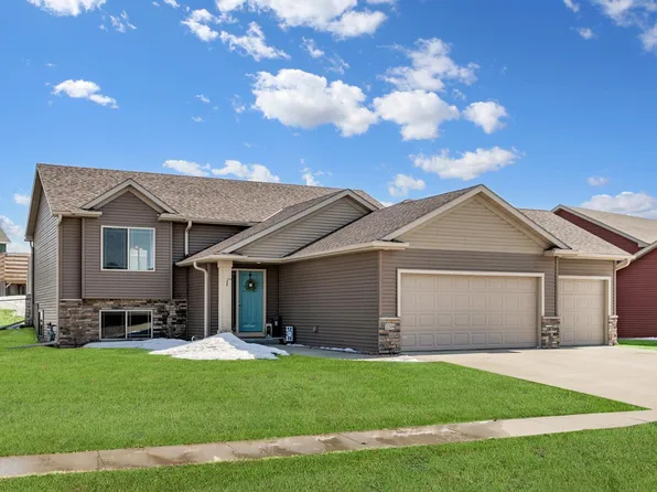 2204 Petersen Dr NW, Stewartville, MN 55976