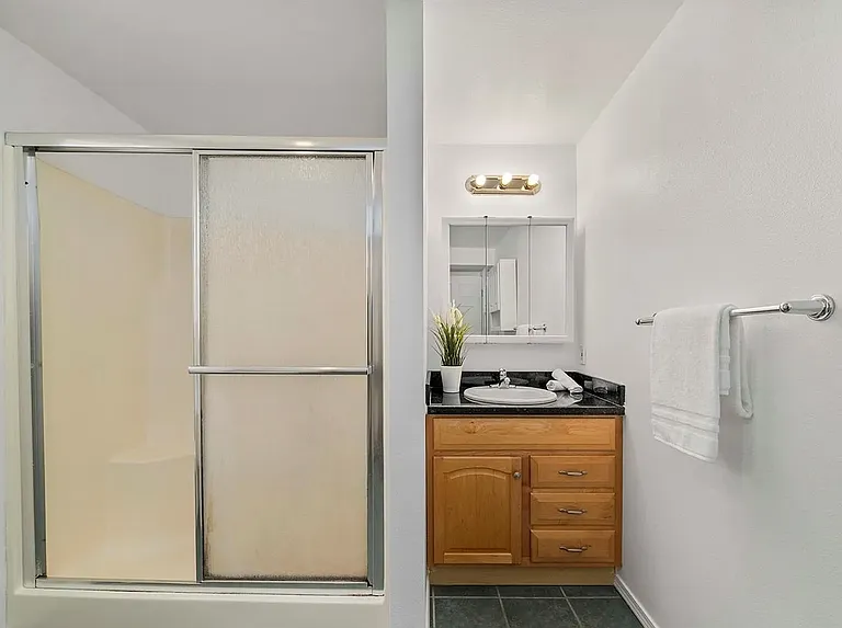 5461 16th Ave SW #B — Photo 3