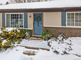 3843 Thomas Rd, Oxford, MI 48371