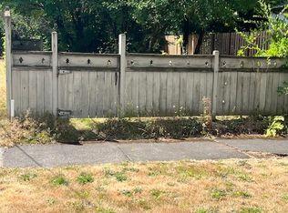 SE Yamhill St, Portland, OR 97216