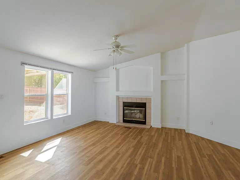25120 Charina Rd — Photo 3