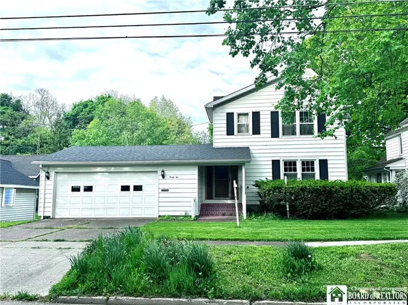32 Summer St, Fredonia, NY 14063